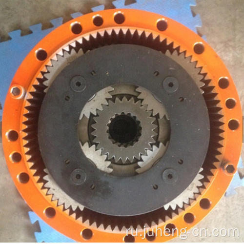 SY235 Редуктор поворота в наличии